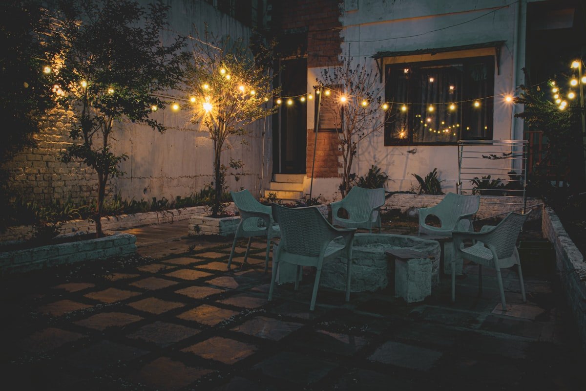 Sfeerverlichting doet meer voor je tuin dan nieuwe meubels